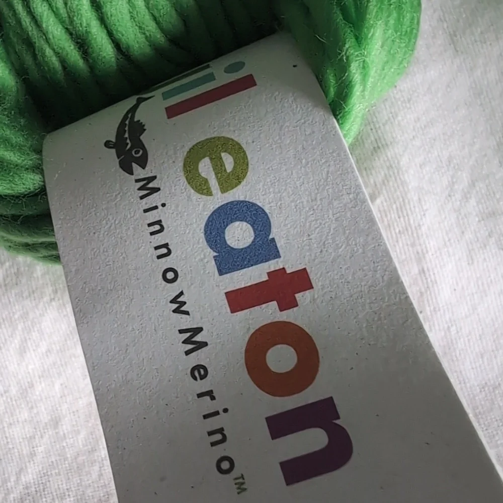 Jill Eaton Minnow  MerinoGreen Yarn - Picture 2 of 3
